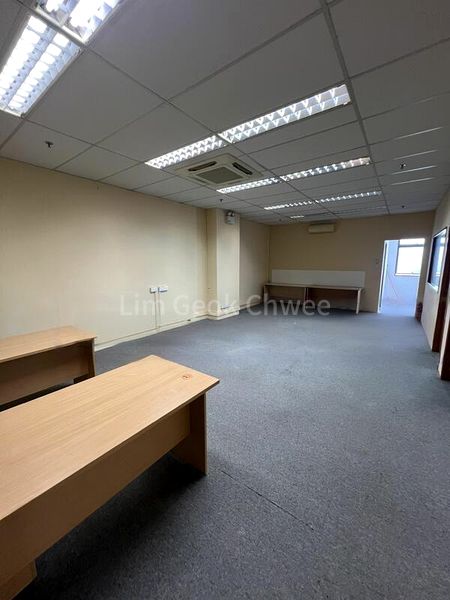 Light Industrial (B1) for Sale: Tradehub 21 - Image 3