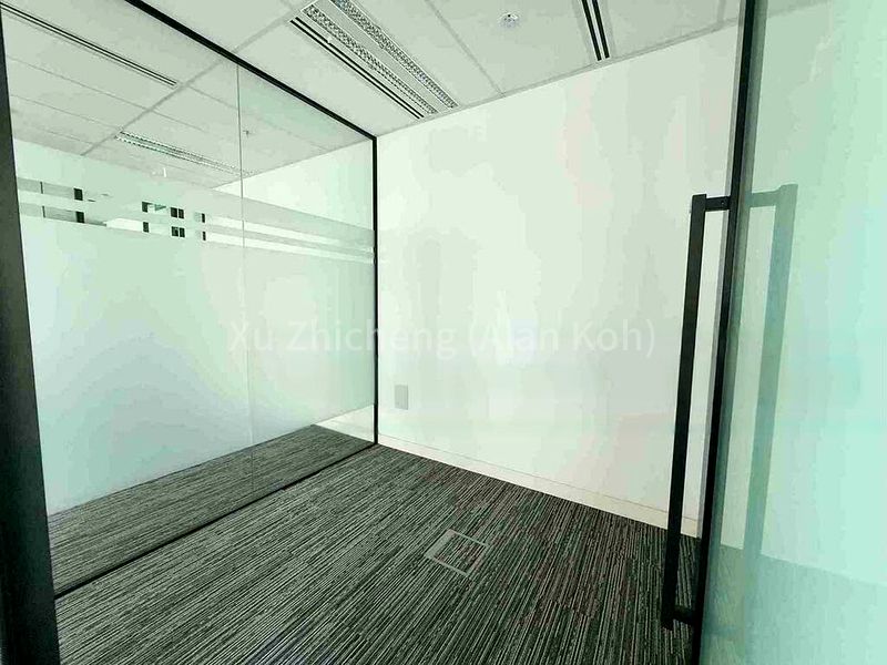 Office for Rent: UIC Building - Image 7