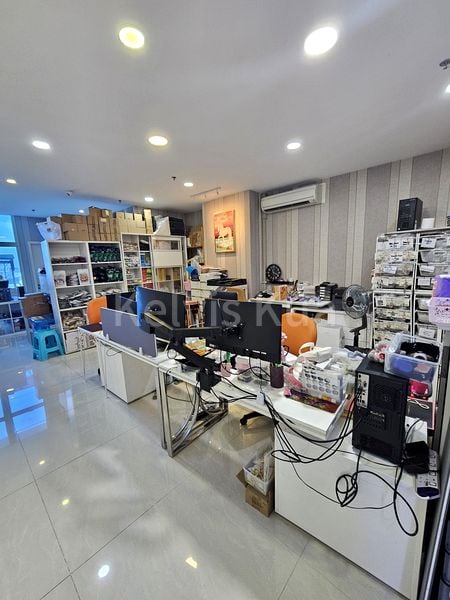 Light Industrial (B1) for Sale in  Tradehub 21 - Image 2