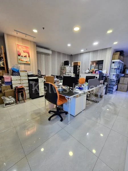 Light Industrial (B1) for Sale in  Tradehub 21 - Image 1