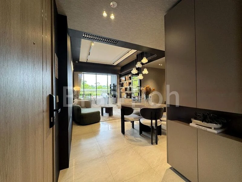 3 Bed Executive Condo for Sale in Otto Place - Image 1