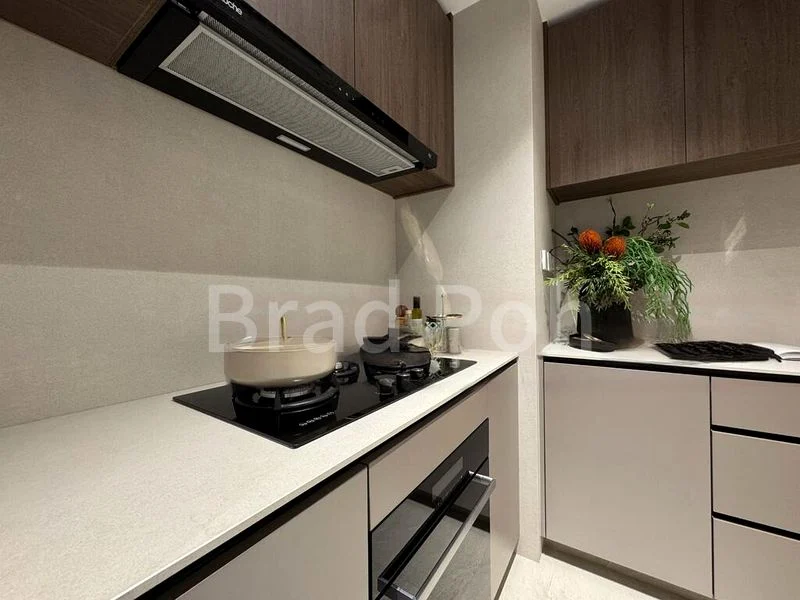 3 Bed Executive Condo for Sale in Otto Place - Image 6