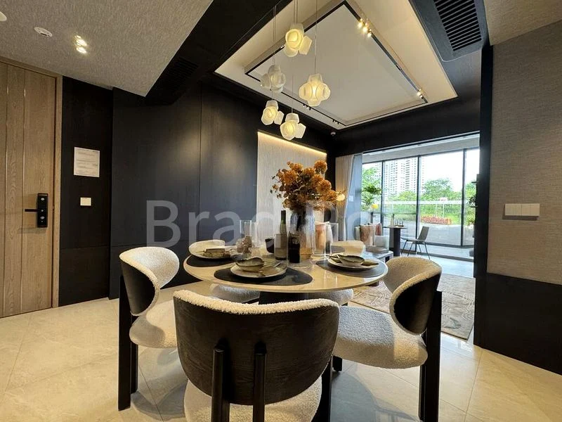 3 Bed Executive Condo for Sale in Otto Place - Image 2