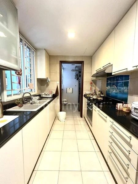 3 Bed Condo for Rent in  Rio Vista - Image 3