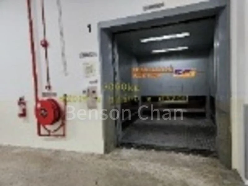 Light Industrial (B1) for Rent: 8 Commonwealth Lane - Image 1