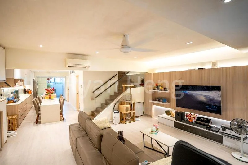 Open House: Fully Updated 5-Bedroom, Move-In Ready; Viewing This Week - Image 1