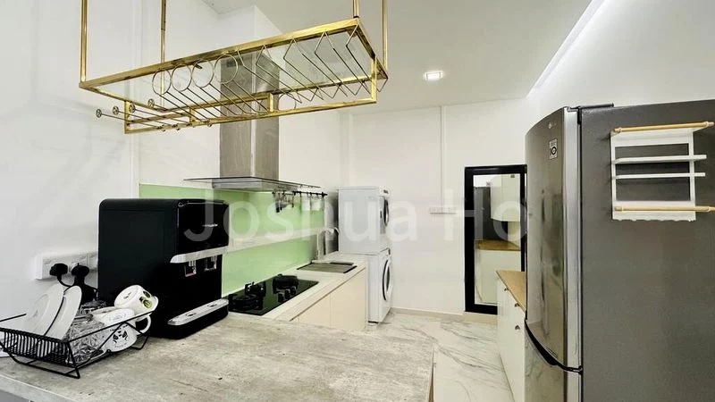 2 Bed Walk-up Apartment (Condo) for Rent in  Horne Road - Image 6