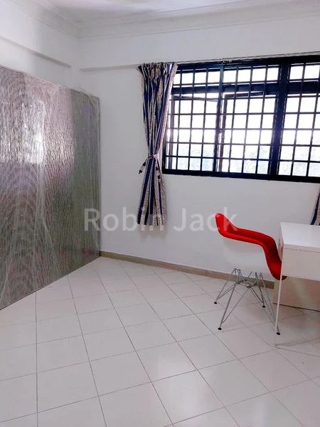 4 Room (4NG) HDB for Rent in 709 Hougang Avenue 2 - Image 4