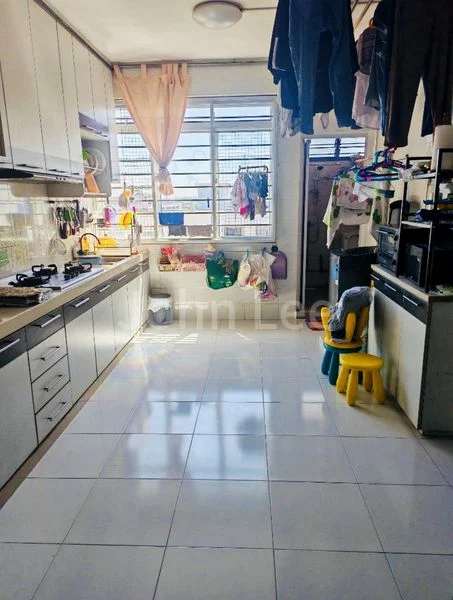 4 Room (4A) HDB for Sale in 832 Yishun Street 81 - Image 4