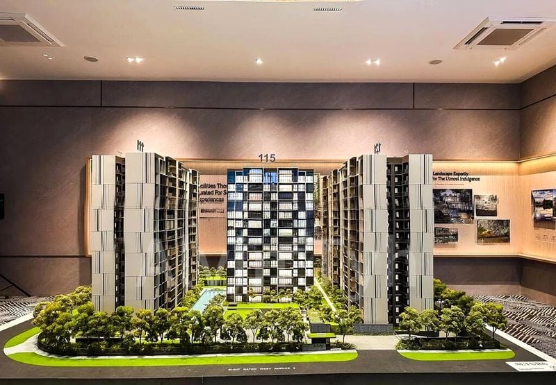 5 Bed Executive Condo for Sale in  Altura - Image 1