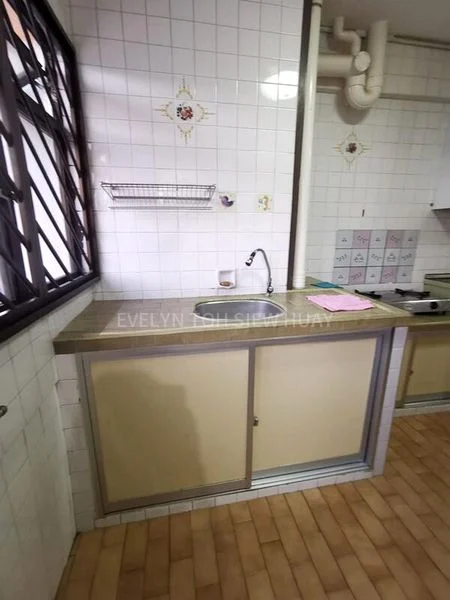 3 Room (3NG) HDB for Sale in 239 Bukit Batok East Avenue 5 - Image 1