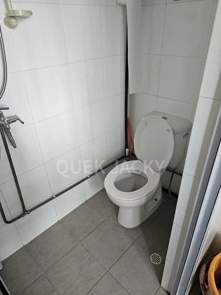 Common Room (Condo) for Rent in Lucky Plaza - Image 8