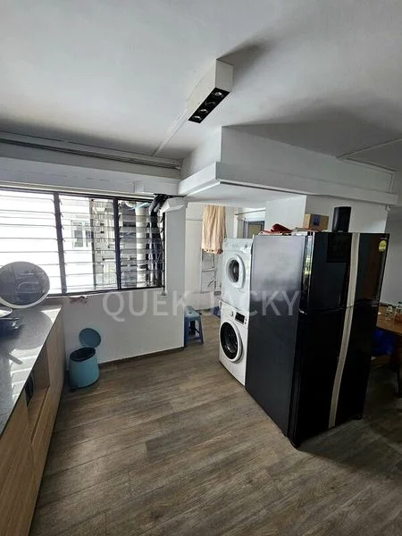 Common Room (Condo) for Rent in Lucky Plaza - Image 6