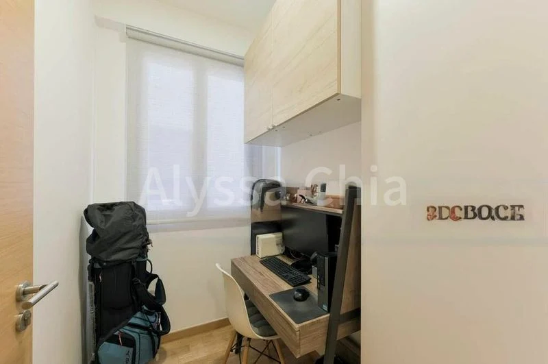 2 Bed Apartment (Condo) for Rent in  Waterscape At Cavenagh - Image 4