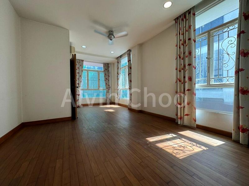6 Bed Terraced House (Landed) for Sale in People's Garden - Image 5