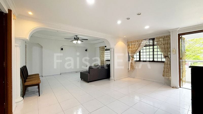 4 Room (4A) HDB for Sale in  19 Queen's Close - Image 2