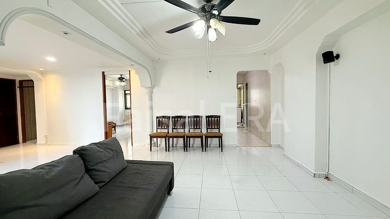 4 Room (4A) HDB for Sale in  19 Queen's Close - Image 3