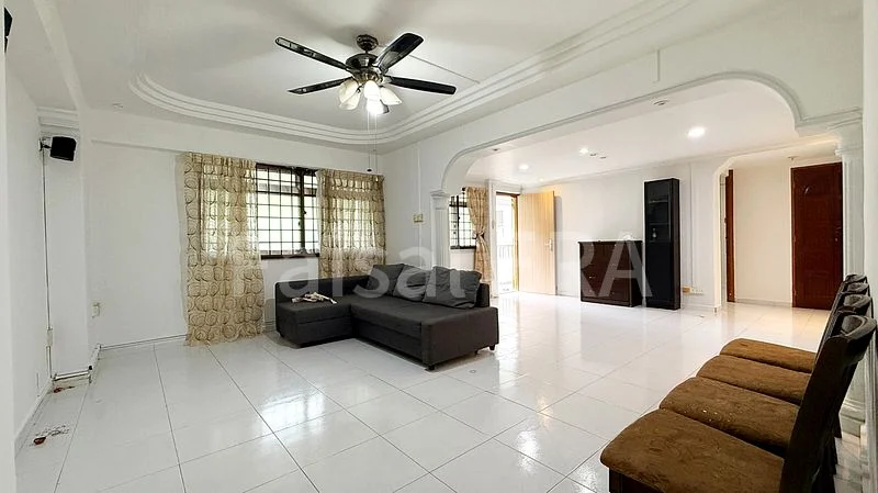 4 Room (4A) HDB for Sale in  19 Queen's Close - Image 1