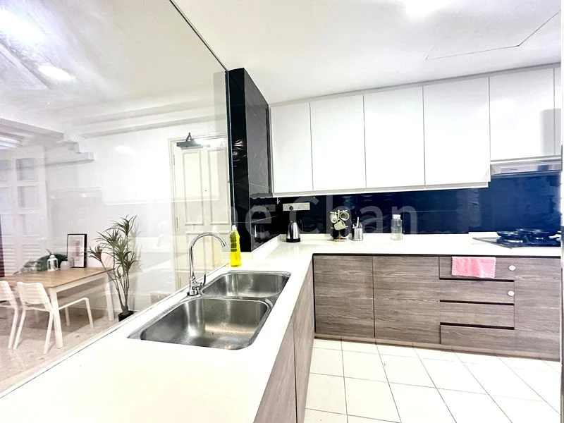 Common Room (Condo) for Rent in Chateau Le Fame - Image 7