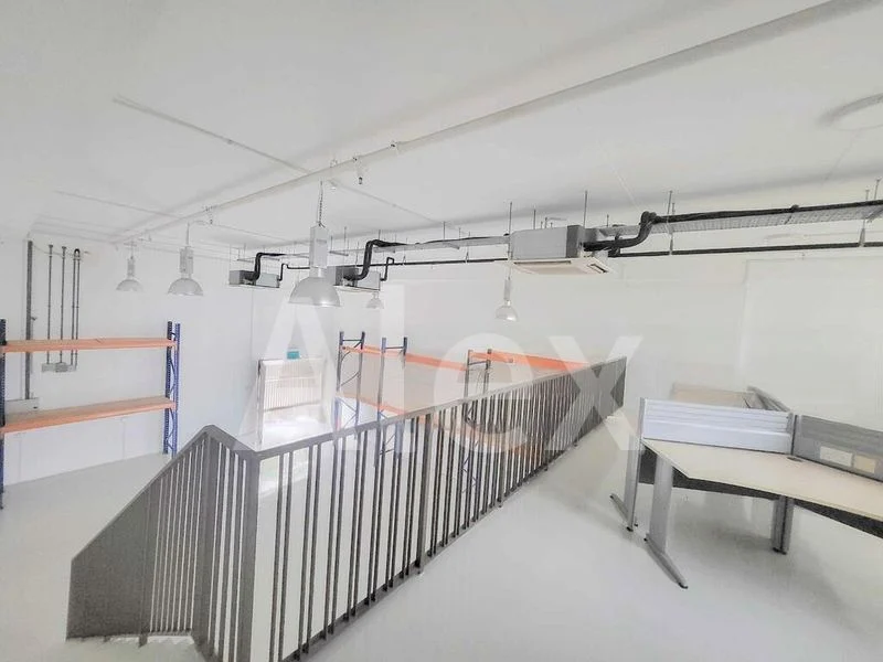 Light Industrial (B1) for Rent: 2,500 Sq Ft Unit, Shop & Office on Old Oxford Road, Manchester - Image 1