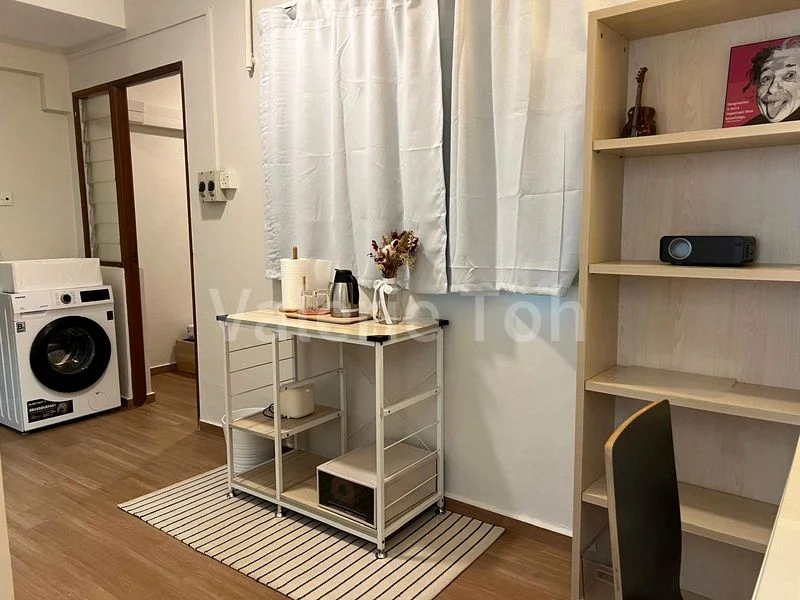 Common Room (Condo) for Rent in  Beauty World Centre - Image 4