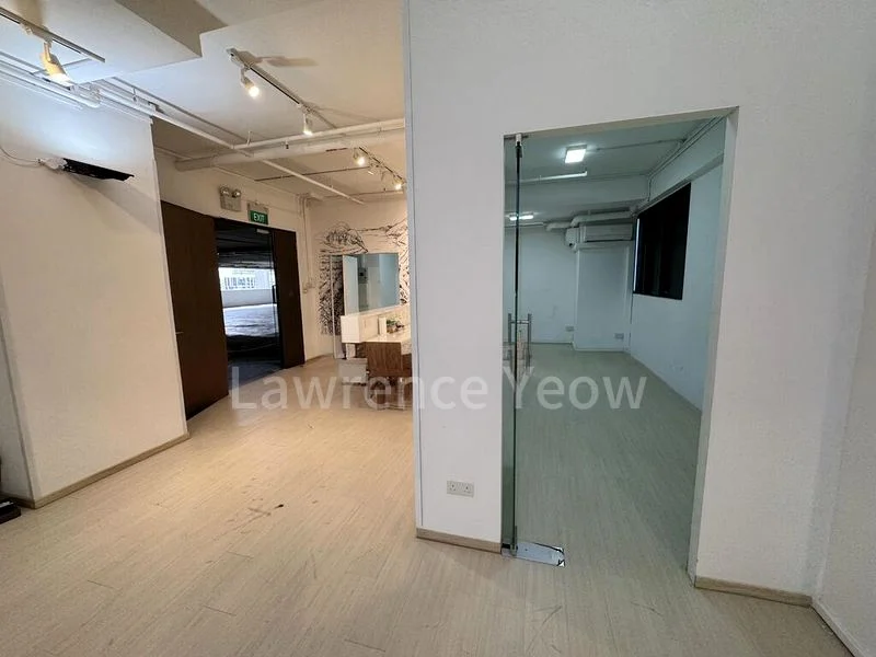 Light Industrial (B1) for Rent: Novelty Techpoint - Image 5