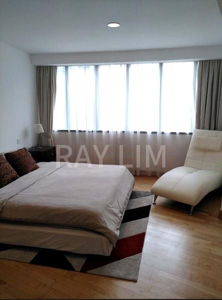 4 Bed Condo for Rent in  Grange 70 - Image 9