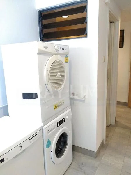 4 Bed Condo for Rent in  Grange 70 - Image 2