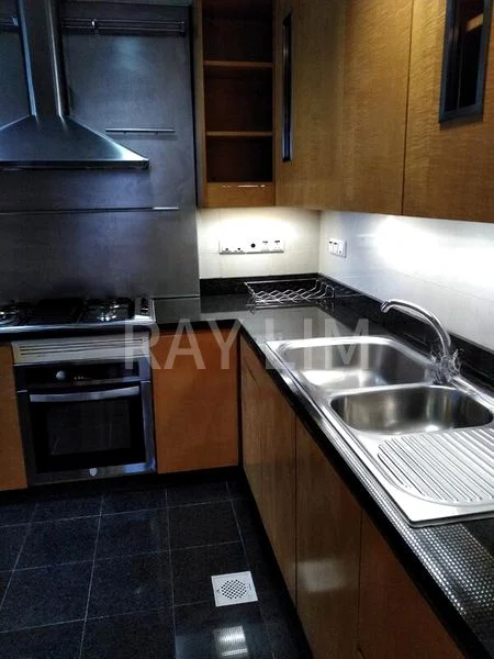 4 Bed Condo for Rent in  Grange 70 - Image 5