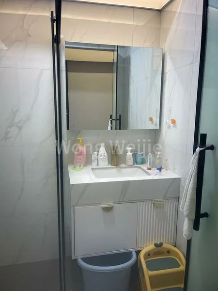 Common Room (HDB) for Rent in  472C Fernvale Street - Image 1