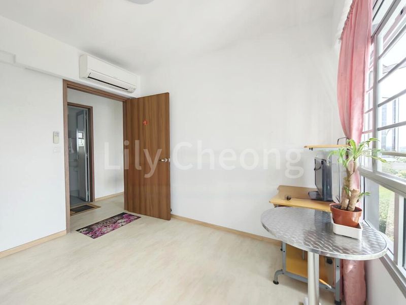 Common Room (HDB) for Rent in  479A Yishun Street 42 - Image 2