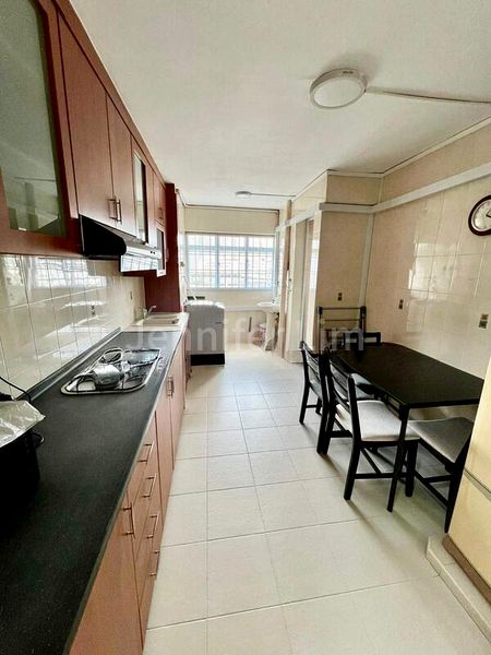 2 Room (2I) HDB for Sale in 7 Saint George's Lane - Image 3