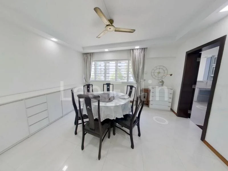 5 Room (5A) HDB for Rent in  309 Jurong East Street 32 - Image 3
