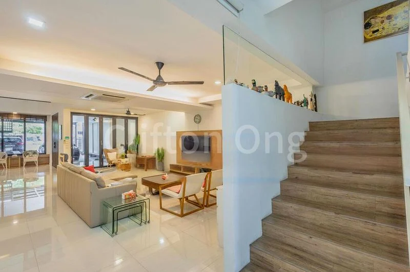 8 Bed Terraced House (Landed) for Sale in Hoe Huat Industrial Building - Image 16