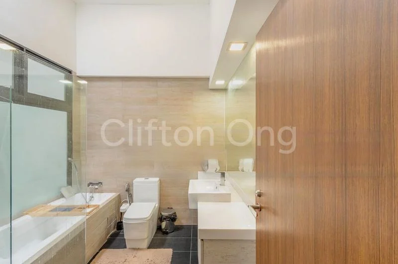 8 Bed Terraced House (Landed) for Sale in Hoe Huat Industrial Building - Image 5