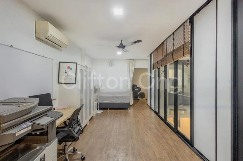 8 Bed Terraced House (Landed) for Sale in Hoe Huat Industrial Building - Image 9