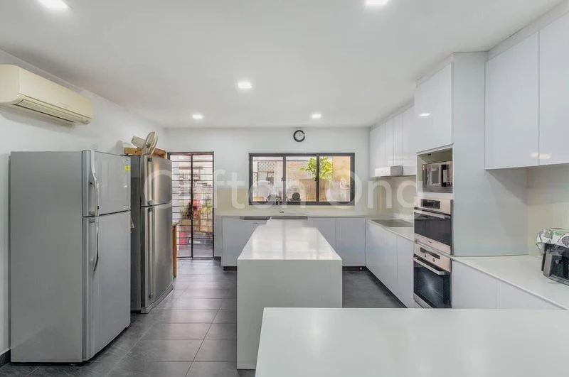 8 Bed Terraced House (Landed) for Sale in Hoe Huat Industrial Building - Image 8