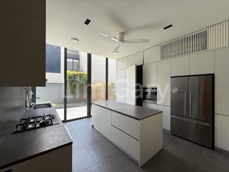 5 Bed Bungalow (Landed) for Rent in Kingsville - Image 8