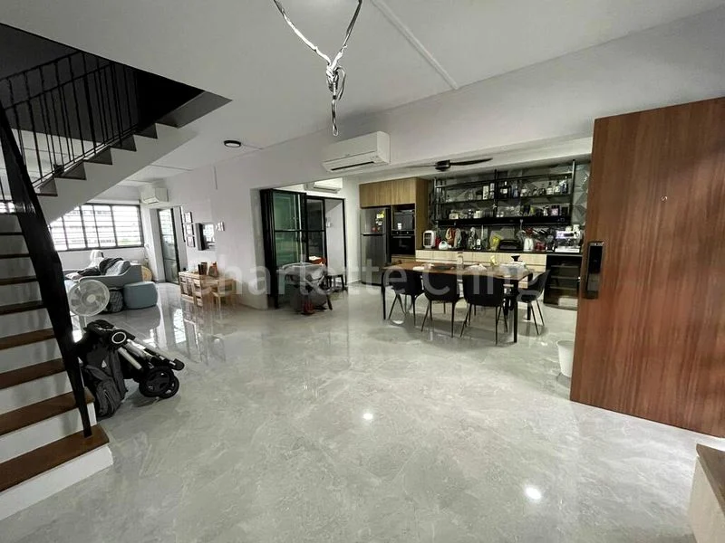 Maisonette HDB for Sale in  938 Tampines Avenue 5 - Image 1