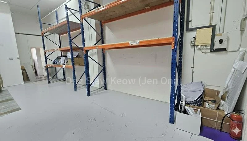 Light Industrial (B1) for Rent: Midview Building - Image 1