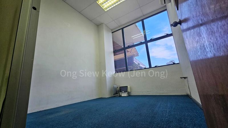 Light Industrial (B1) for Rent: Midview Building - Image 7