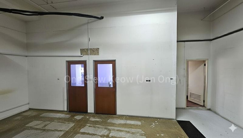 Light Industrial (B1) for Rent: Midview Building - Image 5