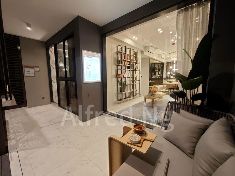 4 Bed Condo for Sale in  Sceneca Residence / Sceneca Square - Image 8