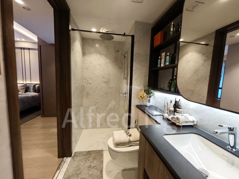 4 Bed Condo for Sale in  Sceneca Residence / Sceneca Square - Image 11