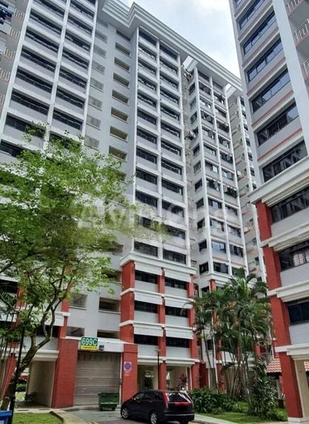 Common Room (HDB) for Rent in 526 Hougang Avenue 6 - Image 1