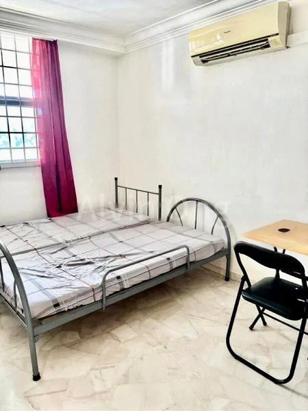 Common Room (HDB) for Rent in 526 Hougang Avenue 6 - Image 6