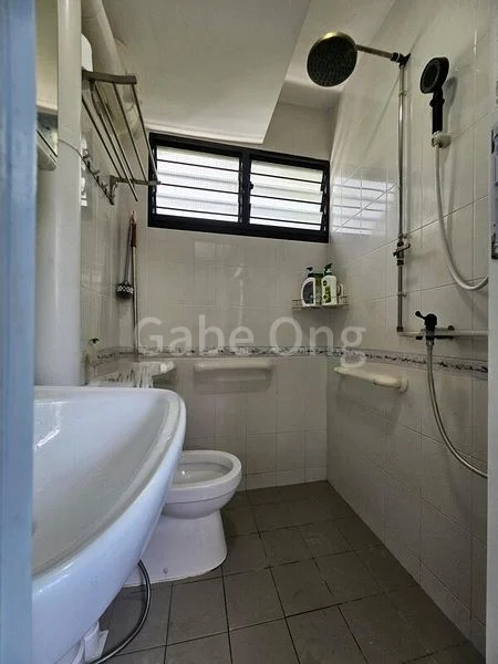 Room (HDB) for Rent in  468 Ang Mo Kio Avenue 10 - Image 5