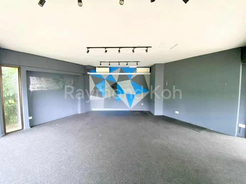 Other Retail for Sale: Farrer Drive Shop - Image 2