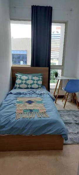 Common Room (Condo) for Rent in Burlington Square - Image 1