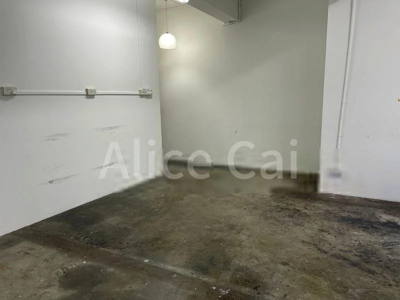 Light Industrial (B1) for Rent: Jun Jie Industrial Building - Image 8